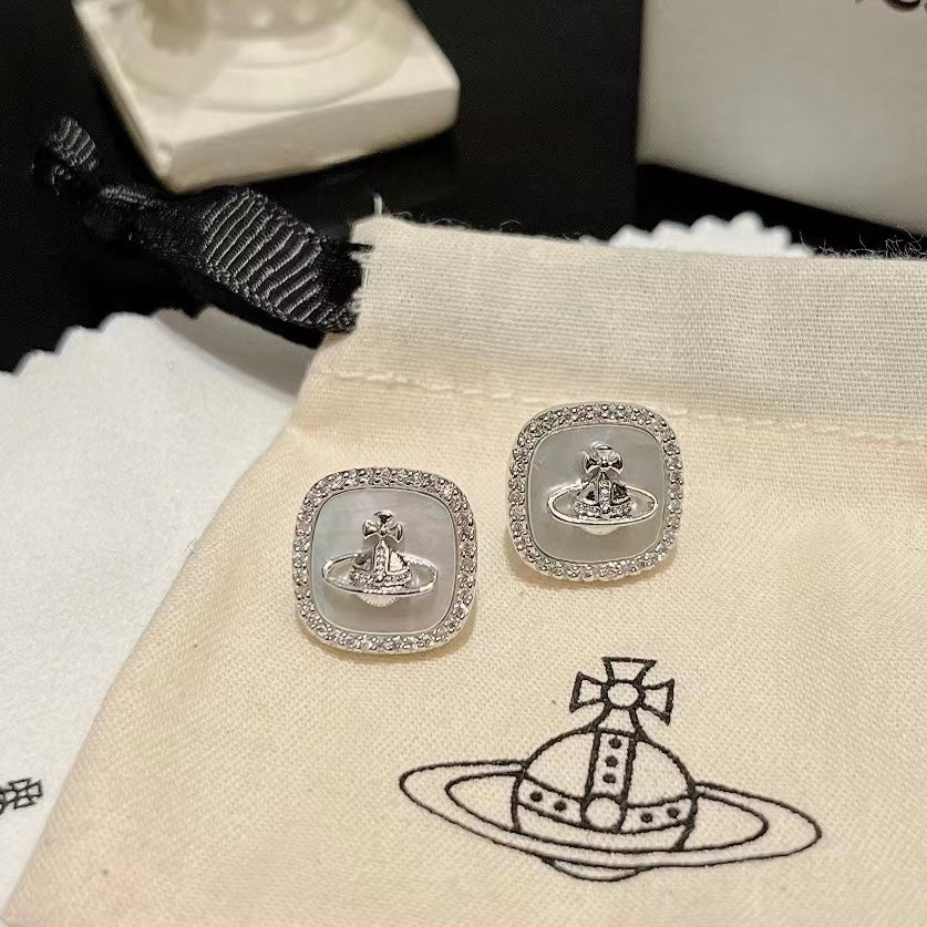 BÔNG TAI HÌNH VUÔNG XÀ CỪ MẶT VCA VIỀN ĐÁ TRẮNG SÁT TAI