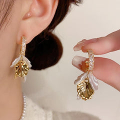 Bông Tai Tòn Teng Cánh Hoa Trắng Phối Đá Siêu Yêu