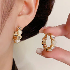 Bông Tai Khoen Tròn Hoa Văn Trái Tim Phối Đá Mắt Mèo Đan Xen Nữ Tính