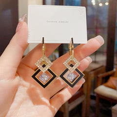 Bông Tai Khoen Tòn Teng Hình Thoi Đôi Đen Đính Thoi Đá Trắng