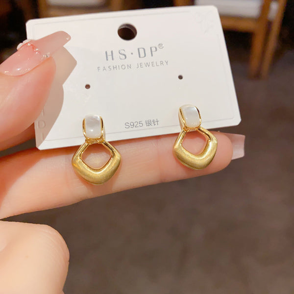 BÔNG TAI ĐÁ CHỮ NHẬT MẮT MÈO PHỐI THOI NHÁM VÀNG NHỎ XINH