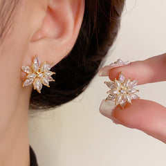 BÔNG TAI HOA CÁNH NHỌN 2 LỚP PHỐI ĐÁ NGỌC SÁT TAI