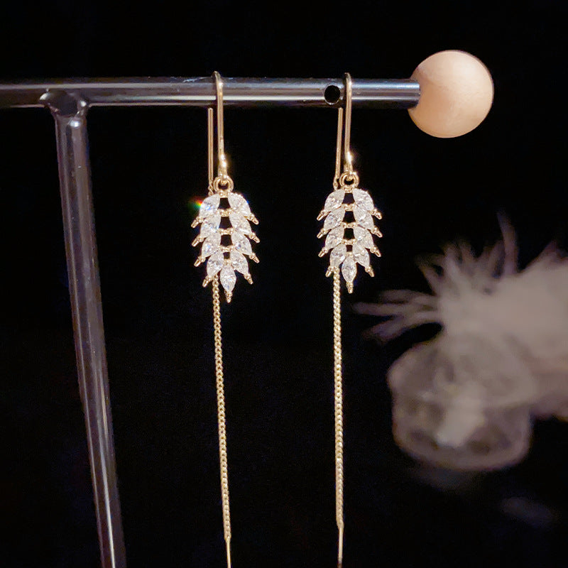 Bông Tai Tòn Teng Hình Lá Đính Đá Trắng Dáng Dài