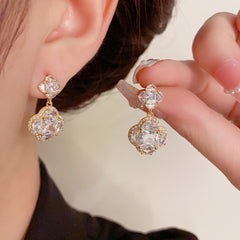 Bông Tai Tòn Teng Hoa 4 Cánh VC Đôi Đính Đá Trắng Siêu Sáng