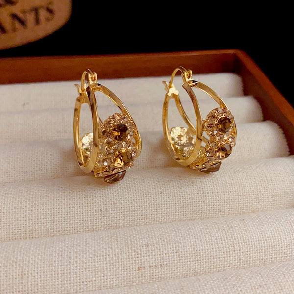 Bông Tai Khoen Tròn Phối Hoa Đá Nâu Trà Lạ Mắt