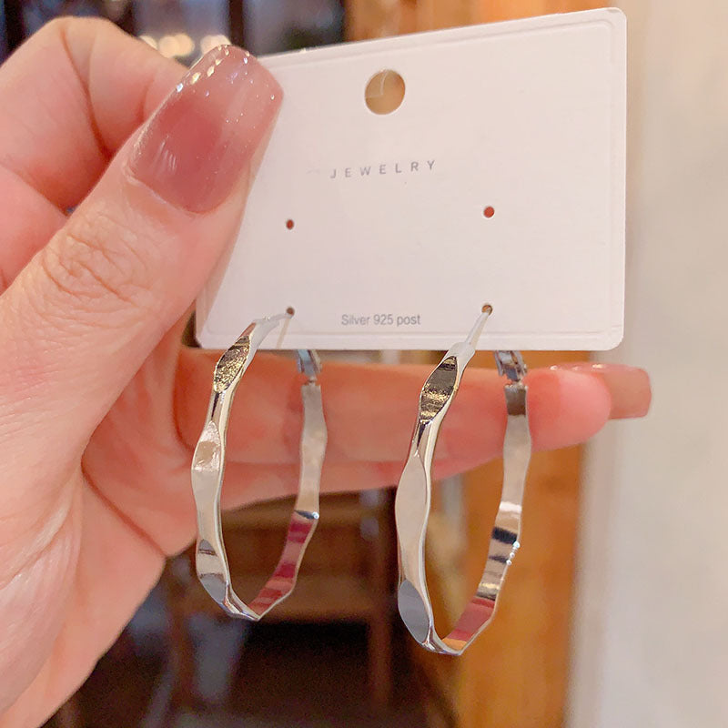 BÔNG TAI KHOEN TRÒN SR115 BẢN DẸP CÁ TÍNH