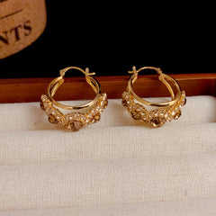 Bông Tai Khoen Tròn Phối Hoa Đá Nâu Trà Lạ Mắt