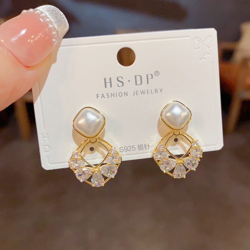 BÔNG TAI HÌNH THOI ĐÔI PHỐI ĐÁ GIỌT NƯỚC TRẮNG SANG TRỌNG