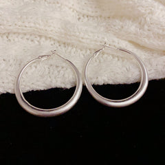 BÔNG TAI KHOEN TRÒN TRƠN BASIC NHÁM 2 MÀU CÁ TÍNH