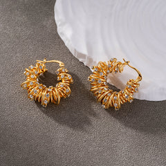 Bông Tai Khoen Tròn Uốn Phối Đá Trắng Cá Tính