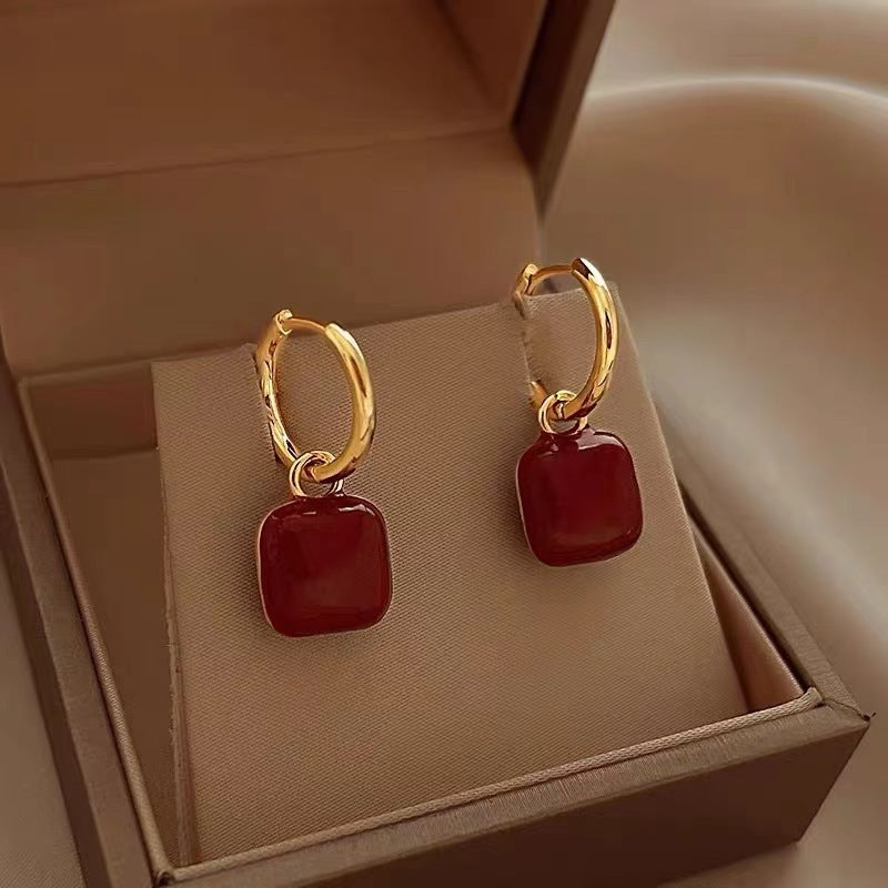 BÔNG TAI KHOEN TRÒN TRƠN PHỐI VUÔNG ĐỎ 2 KIỂU ĐƠN GIẢN