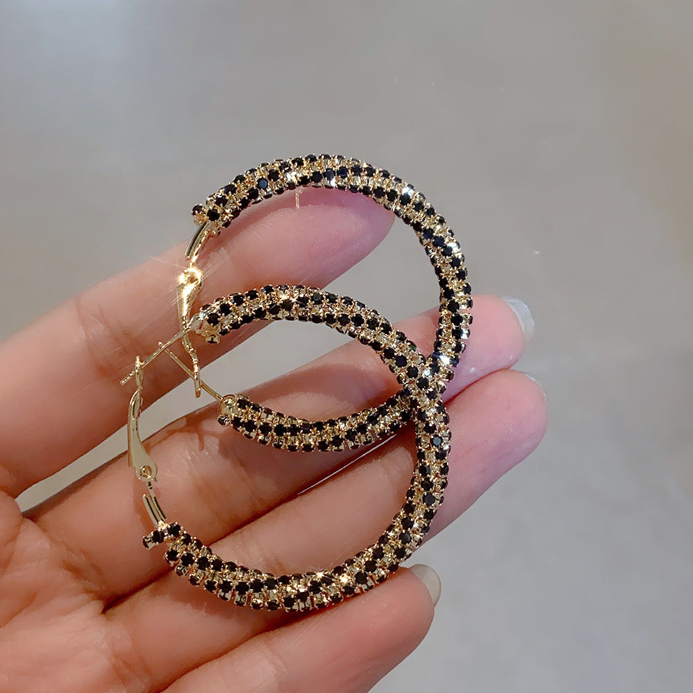 Bông Tai Khoen Xoắn Đính Đá Đen Đan Xen