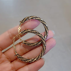 Bông Tai Khoen Xoắn Đính Đá Đen Đan Xen