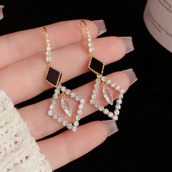 Bông Tai Tòn Teng Hình Thoi Kép Màu Viền Đá Dạng Móc