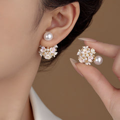 BÔNG TAI DÁNG DIOR CHÙM HOA XÀ CỪ TRẮNG HẠT TRAI CAO CẤP