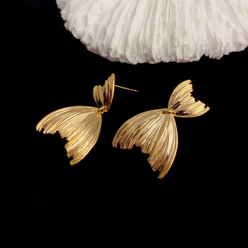 BÔNG TAI KIỂU DÁNG MERMAID CUỐN HÚT