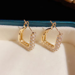 BÔNG TAI KHOEN VUÔNG FULL 3 HÀNG ĐÁ TRẮNG CÁ TÍNH