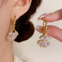 BÔNG TAI KHOEN TÒN TENG DÁNG LÁ NGÂN HẠNH ĐÍNH ĐÁ TRẮNG SÁNG