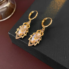 BÔNG TAI KHOEN TÒN TENG HÌNH LÁ PHONG ĐÍNH ĐÁ NÂU TRÀ SANG TRỌNG