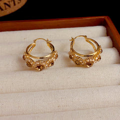 Bông Tai Khoen Tròn Phối Hoa Đá Nâu Trà Lạ Mắt