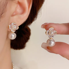 Bông Tai Tòn Teng Hoa 4 Cánh Nhuỵ Hạt Trai Phối Hạt Trắng Siêu Yêu