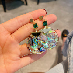 Bông Tai Tòn Teng Tròn Ánh Xà Cừ Xanh Đen Lạ Mắt