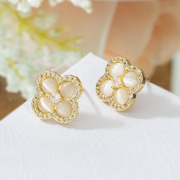 Bông Tai Hình Hoa 4 Cánh Đá Mắt Mèo Viền Đá Trắng Sát Tai