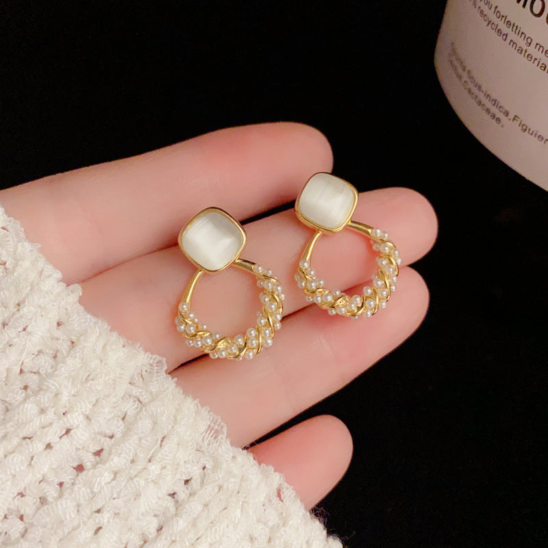 BÔNG TAI TÒN TENG THOI ĐÔI ĐÍNH ĐÁ MẮT MÈO PHỐI HẠT TRAI ĐỘC ĐÁO