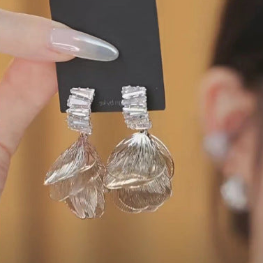 Bông Tai Tòn Teng Đính Đá Phối Cánh Trái Tim Lưới Độc Đáo