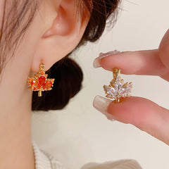 BÔNG TAI KHOEN LÁ PHONG ĐÍNH ĐÁ 2 MÀU 2 MẶT THỜI TRANG