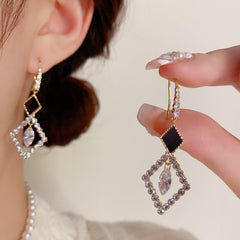 Bông Tai Tòn Teng Hình Thoi Kép Màu Viền Đá Dạng Móc