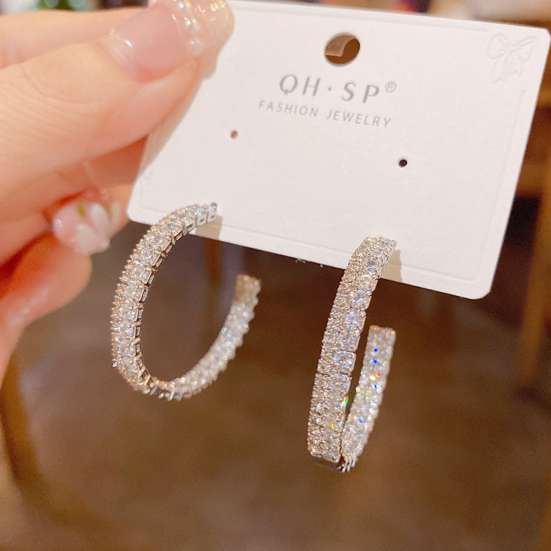 BÔNG TAI KHOEN KHUYẾT CHỮ C PHỐI 2 HÀNG ĐÁ TRẮNG SIÊU SÁNG