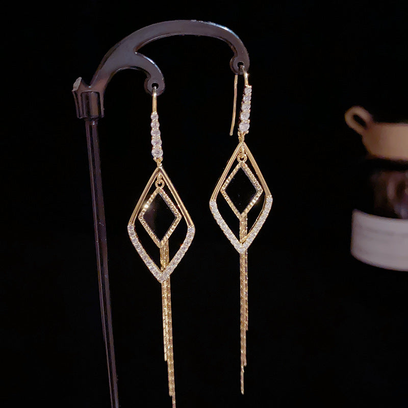 Bông Tai Tòn Teng Thoi Kép Đen Đính Đá Dáng Dài Dạng Móc