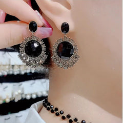 Bông Tai Tòn Teng Tròn Đen Phong Cách Boho