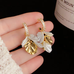 Bông Tai Tòn Teng Cánh Hoa Trắng Phối Đá Siêu Yêu