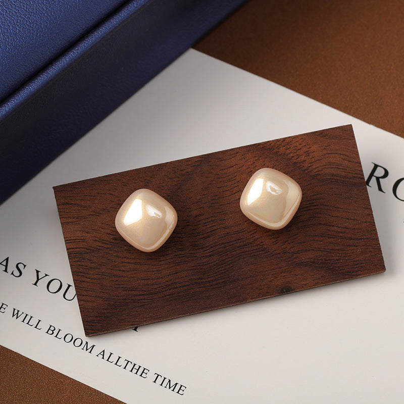 BÔNG TAI HÌNH VUÔNG CAM ÁNH HỒNG ĐƠN GIẢN SÁT TAI