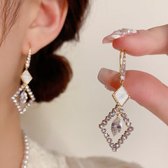 Bông Tai Tòn Teng Hình Thoi Kép Màu Viền Đá Dạng Móc