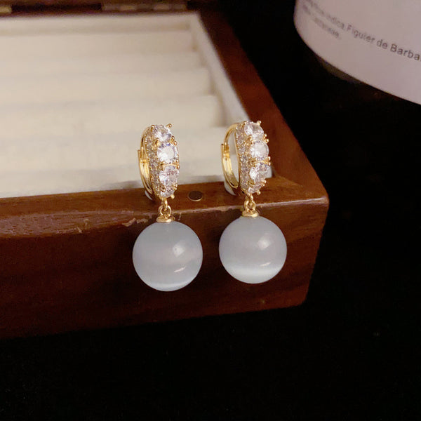 BÔNG TAI KHOEN TRÒN ĐÍNH ĐÁ TRẮNG PHỐI 1 HẠT ĐÁ MẮT MÈO THỜI TRANG