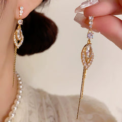 BÔNG TAI TÒN TENG DÁNG LÁ KÉP ĐÍNH ĐÁ TRẮNG TUA RUA DÀI