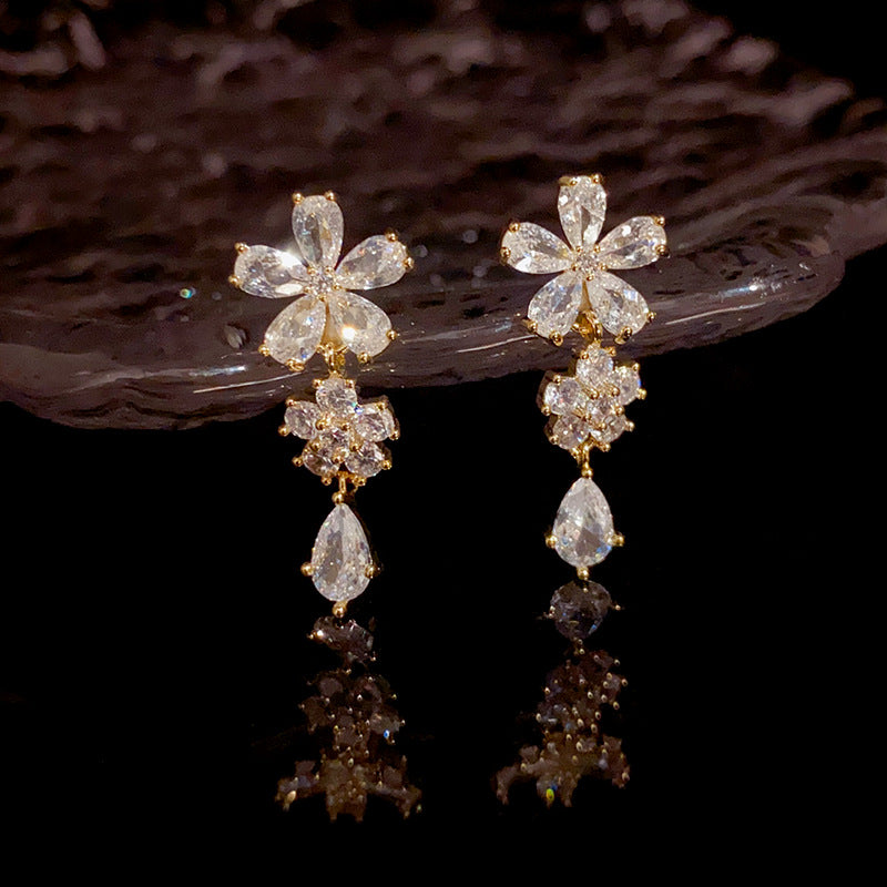 Bông Tai Tòn Teng Hoa Đá 3 Tầng Nhỏ Xinh Siêu Sáng