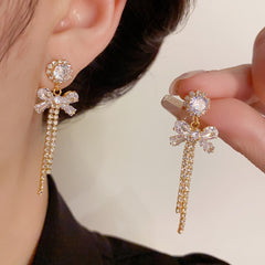 Bông Tai Tòn Teng Nơ Đính Đá Trắng Tua Rua Dáng Dài Siêu Sáng