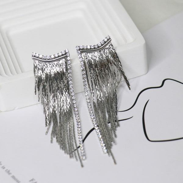 Bông Tai Vành Tua Rua Trắng Đính Đá Dáng Dài