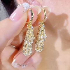 Bông Tai Tòn Teng Dáng Đuôi Công Đính Đá Trắng 2 Kiểu