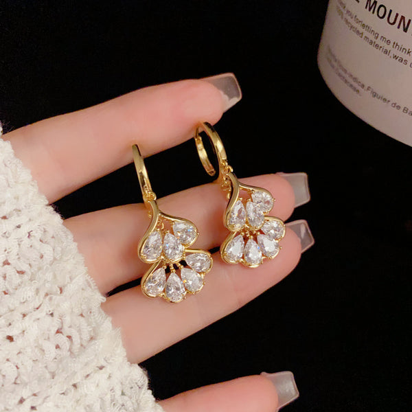 BÔNG TAI KHOEN TÒN TENG DÁNG LÁ NGÂN HẠNH ĐÍNH ĐÁ TRẮNG SÁNG