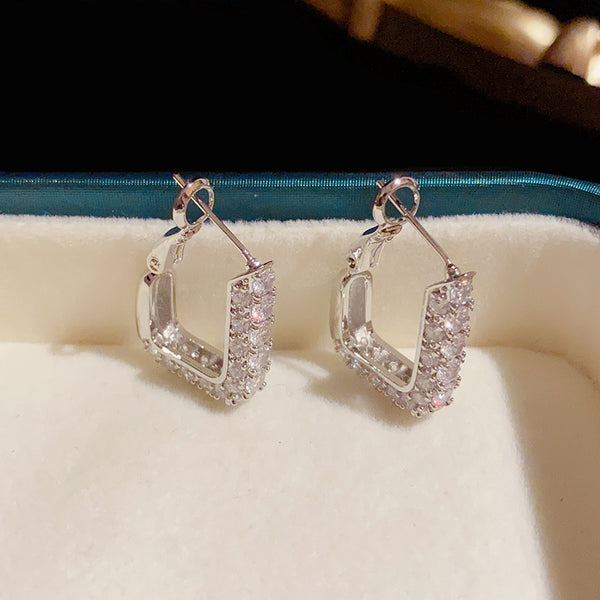 BÔNG TAI KHOEN VUÔNG FULL 3 HÀNG ĐÁ TRẮNG CÁ TÍNH