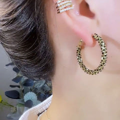 Bông Tai Khoen Xoắn Đính Đá Đen Đan Xen