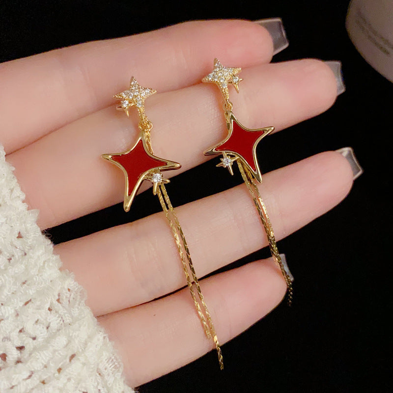 BÔNG TAI SAO BĂNG ĐỎ PHỐI ĐÁ TRẮNG TUA RUA DÁNG DÀI