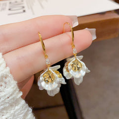 Bông Tai Tòn Teng Cánh Hoa Trắng Phối Đá Siêu Yêu