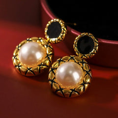 Bông Tai Tòn Teng Tròn Hạt Trai Phối Sọc Đen Cổ Điển