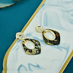 Bông Tai Tòn Teng Hình Học Thoi Xà Cừ Ánh Đen Cá Tính